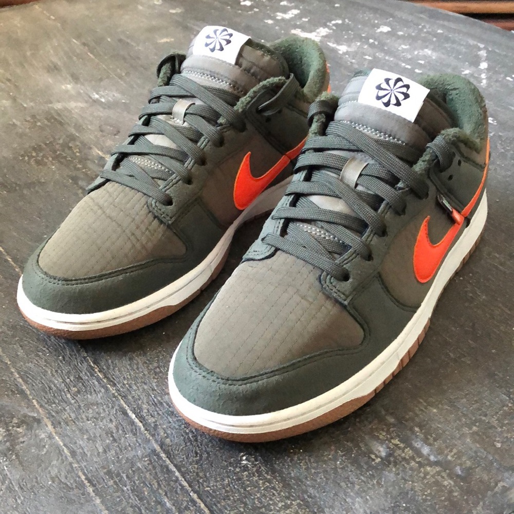 Nike Dunk Low Toast Olive Green.